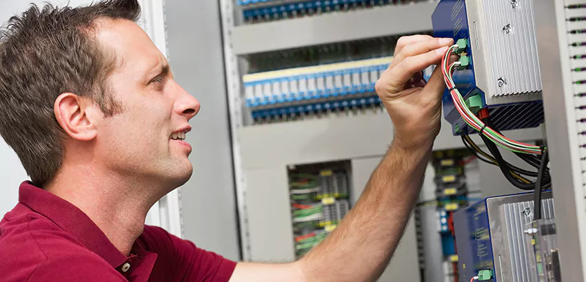 Offshore and Petroleum Facility Electrician in Chattanooga