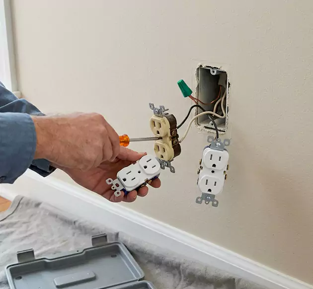 Professional Outlet Replacement: Your Local Swap-Out Team in Chattanooga, TN